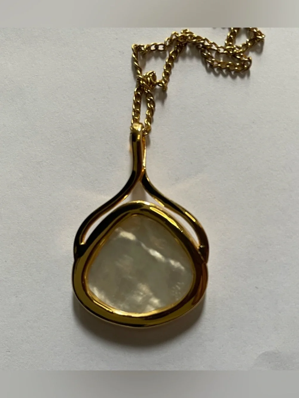 Gold Toned Pendant Necklace with White Mother-of-Pearl - Picture 4 of 9